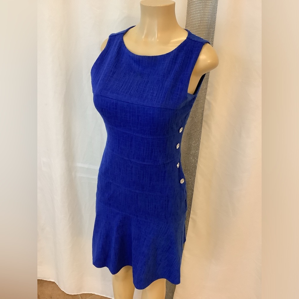 Small, Casual Office Dress. #EnFocusStudio